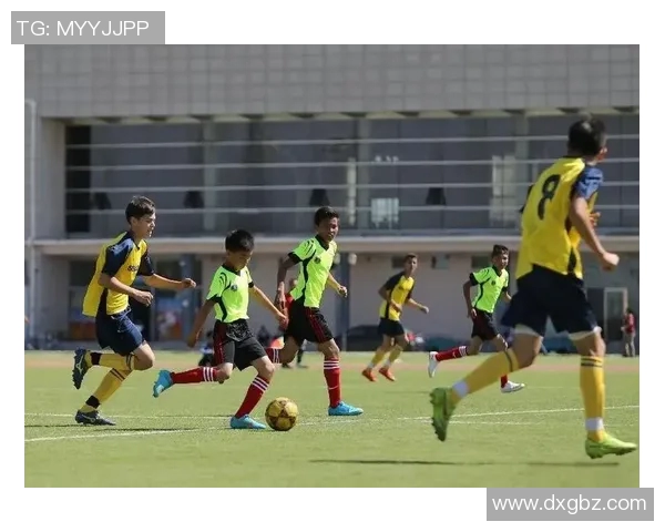 南京足球队团队协作的力量与默契探索共同追逐胜利的梦想与目标