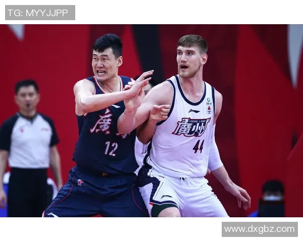 广东对阵首钢全场直播精彩回顾与赛后分析尽在此处