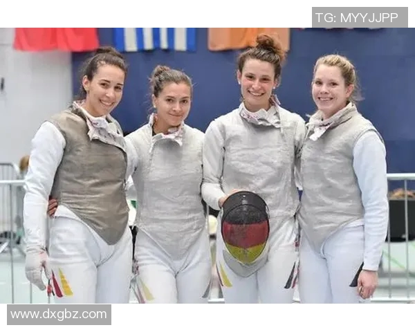 意大利女队与俄罗斯女队的精彩对决展现足球魅力与团队精神