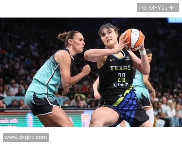 法国女篮与加拿大女篮激战正酣谁能在国际赛场上笑到最后