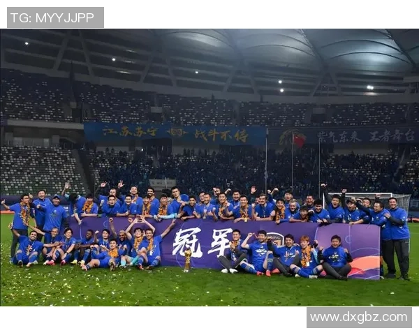 江苏苏宁与鲁能激战正酣海报展现精彩对决瞬间与球队精神风貌