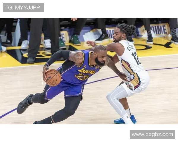 赫伯特琼斯的篮球旅程与成长故事探索他的职业生涯与个人成就