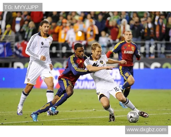 全北现代与光轴FC激战正酣谁能在这场对决中笑到最后